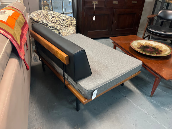 Midcentury Love seat 163715.