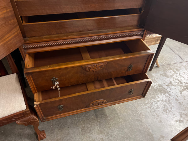 Art Deco Chest of Drawers 156265.