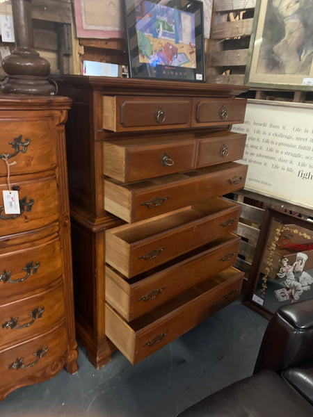 Bassett Wood Chest of Drawers 166185.
