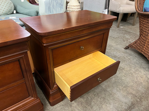 2 Drawer Thomasville Nightstand ‘Martinique Pair 152998.