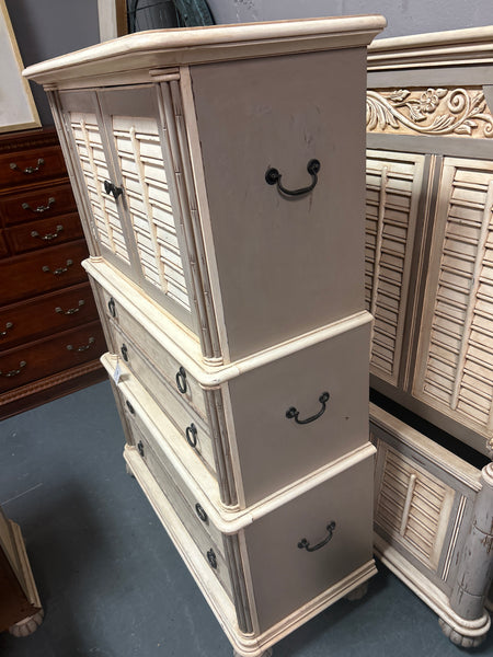 White Grey Distressed Chest of Drawers 167377.