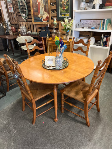 Round Wood Table w/ 4 Chairs 165566.