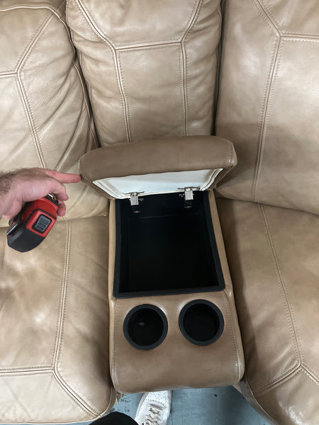 7 Piece Tan Leather Sectional w/ 2 Reclining Seats/ Chaise (168334.)