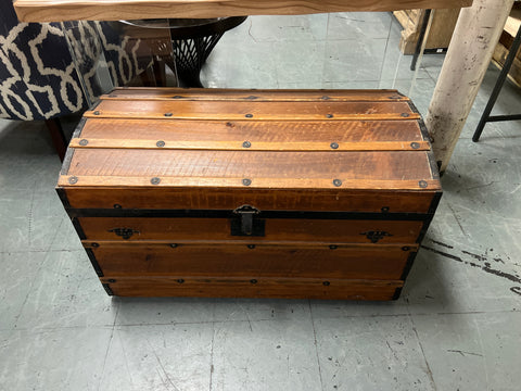 Antique Trunk 150516.