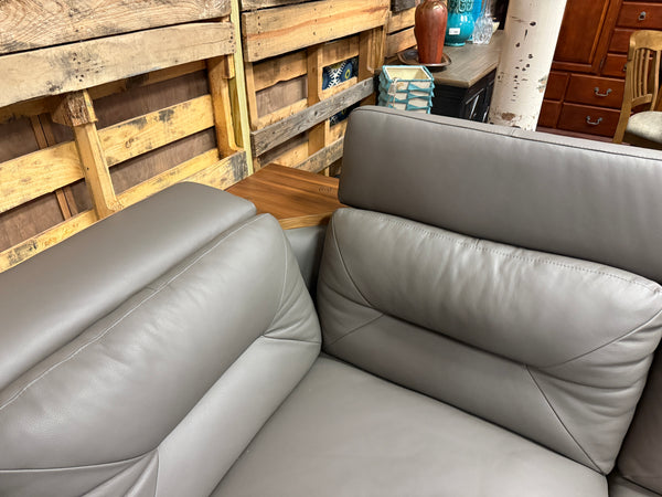 6 Seater Leather Grey/ Taupe Sectional w/ 2 electric recliners + wireless chargers 165360.