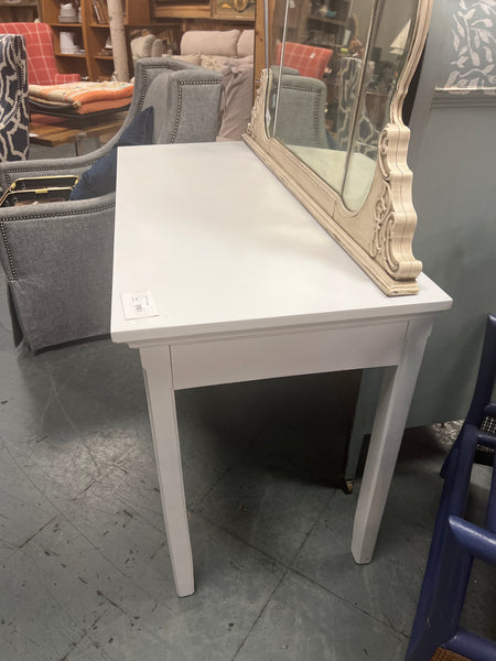 Small White Desk 156923.