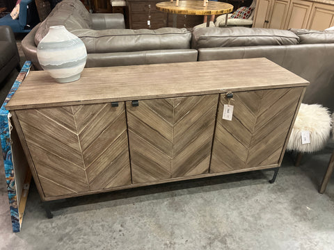 3 Door Console Cabinet 170167.