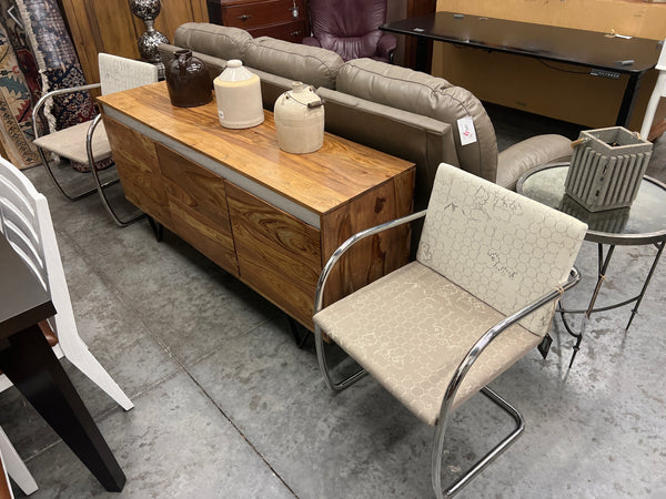 Knoll Style Chair (2 available) 164605.