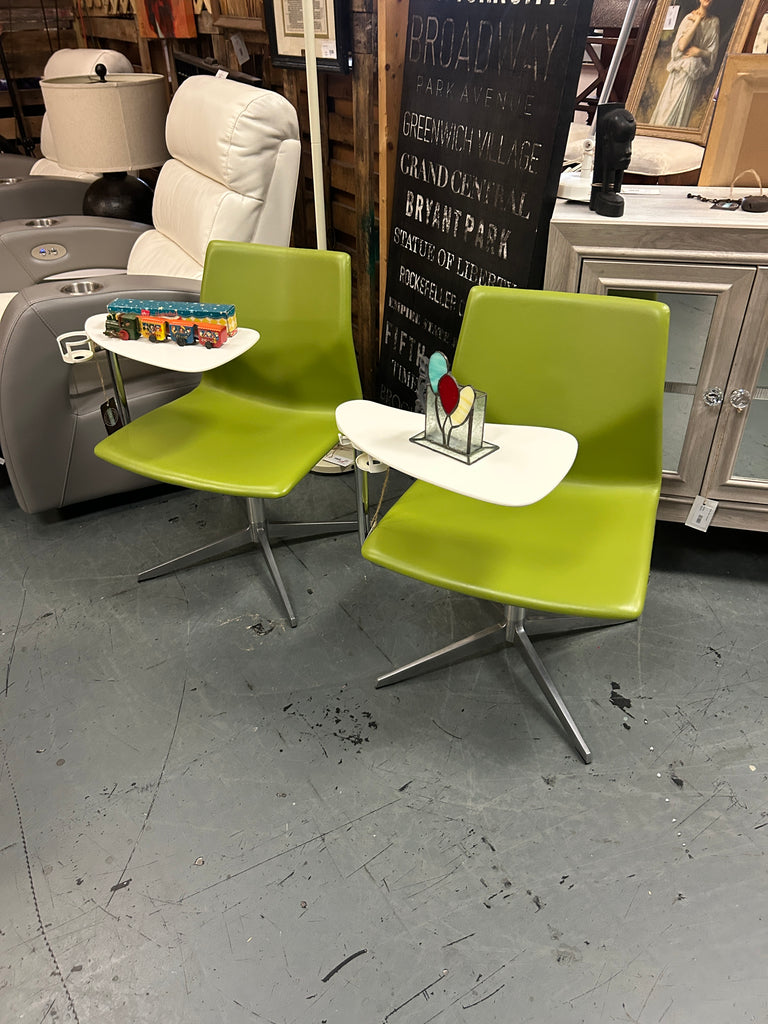 FourCast Evo Writing Desk Green 177576. (2 available)