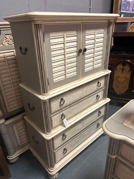 White Grey Distressed Chest of Drawers 167377.