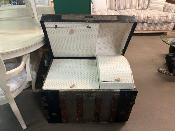 Antique Trunk 176999.