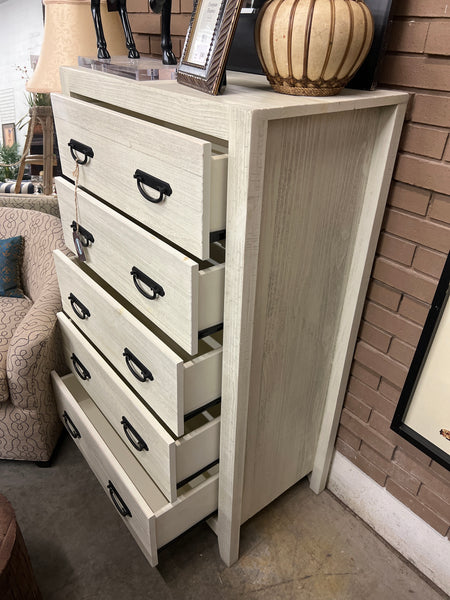 White Chest of Drawers 155276.