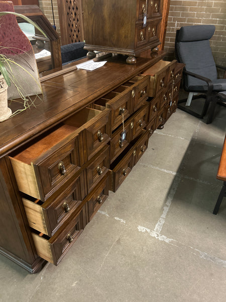 Mid-Century Wood Dresser 165966.