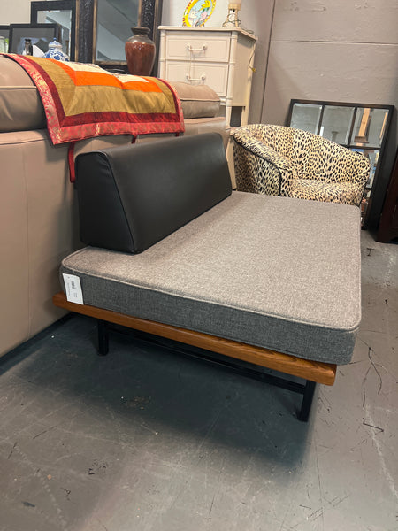 Midcentury Love seat 163715.