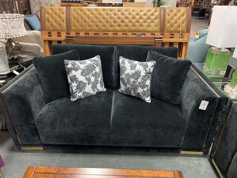 Black Velvet Loveseat 151649.