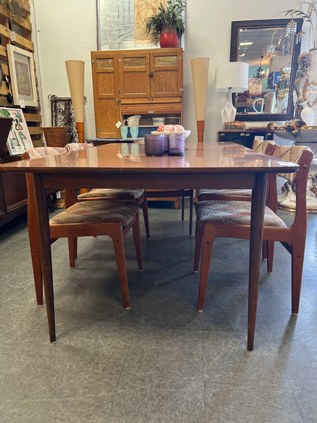 Midcentury Dining Table 156498.