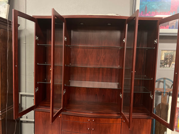 Skovby Modern China Hutch 162044.