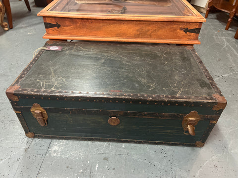 Vintage Green Trunk 153819.