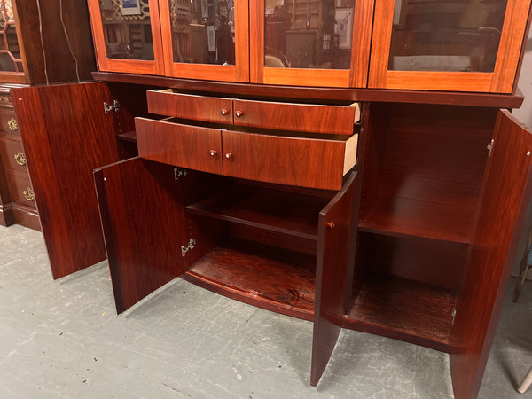 Skovby Modern China Hutch 162044.
