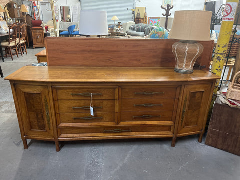 Tomlinson Sophisticate Dresser 150734.