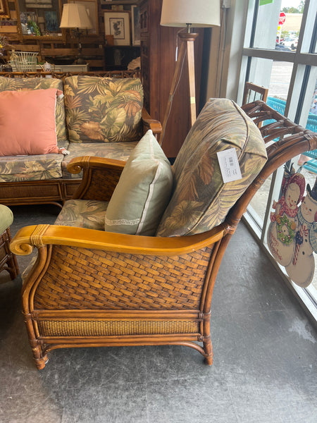 Patio Rattan Tropical Chair w/ ottoman 167674.