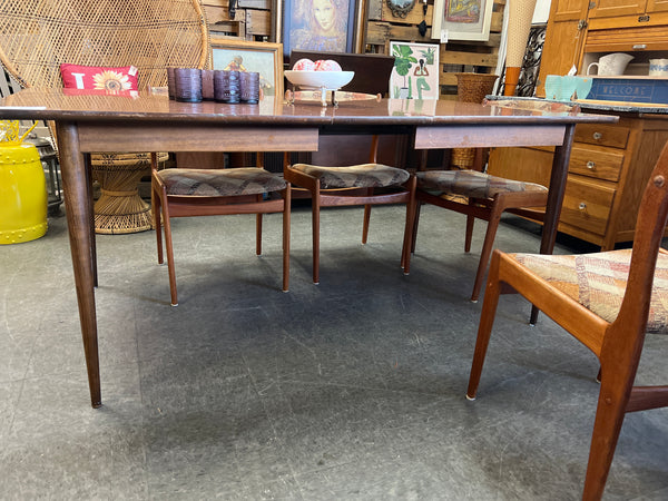 Midcentury Dining Table 156498.