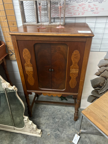 Antique Radio Console 156511.