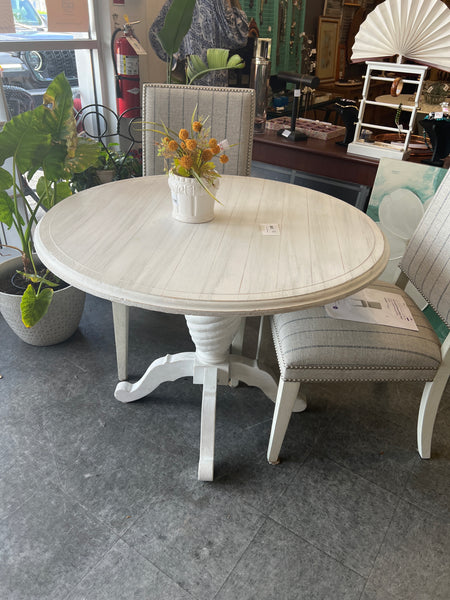 White Pedestal Table 166319.