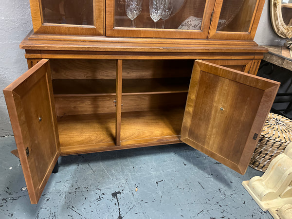 Mid-Century China Hutch 153205.