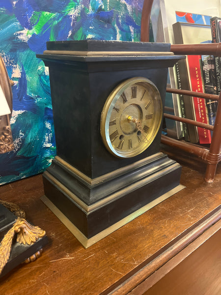 Antique mantle clock 166935.