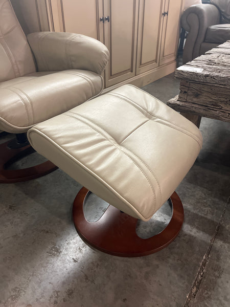 White Leather Stressless Chair 169739.