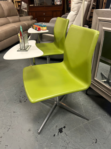 FourCast Evo Writing Desk Green 177576. (2 available)