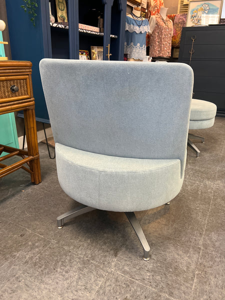 Steel Case Blue Swivel Chair 150508. (2 available)