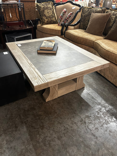 Large Coffee Table 172677.