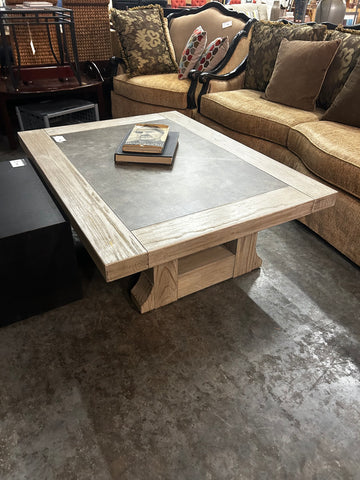Large Coffee Table 172677.