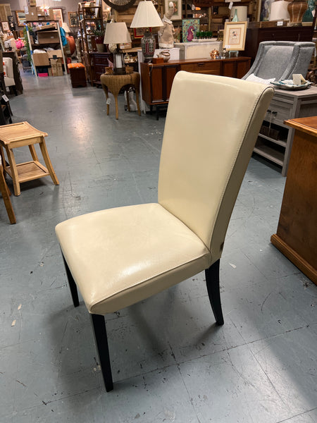 Set 6 Cream Leather chairs 154564.