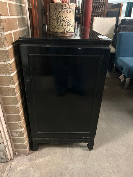 Black Laquer Asian Style Dresser 169095.