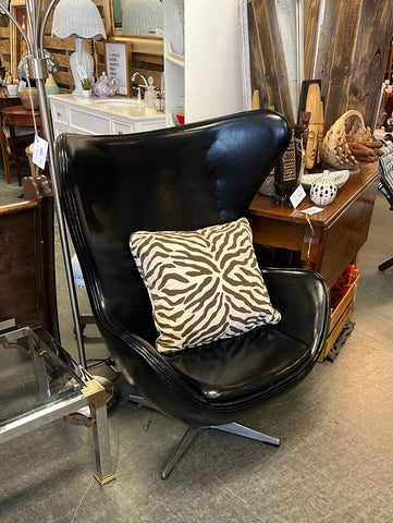 Black Leather Egg Chair 146815.