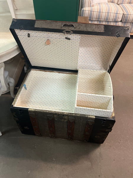 Antique Trunk 176999.
