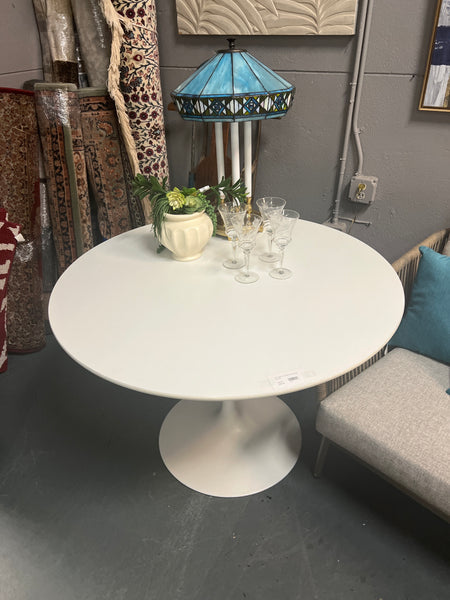 Mid Century White Tulip Dining Table 162148.