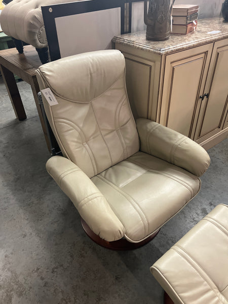 White Leather Stressless Chair 169739.