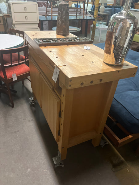 Kitchen Island 165436.