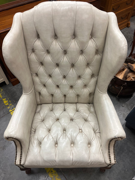 Cream Tufted Wingback 149712.