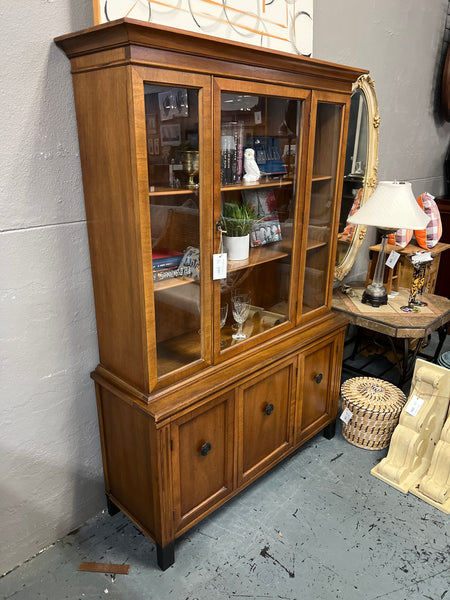 Mid-Century China Hutch 153205.