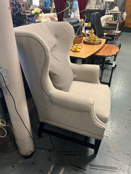 Linen Wing Back Lillian August 165328.