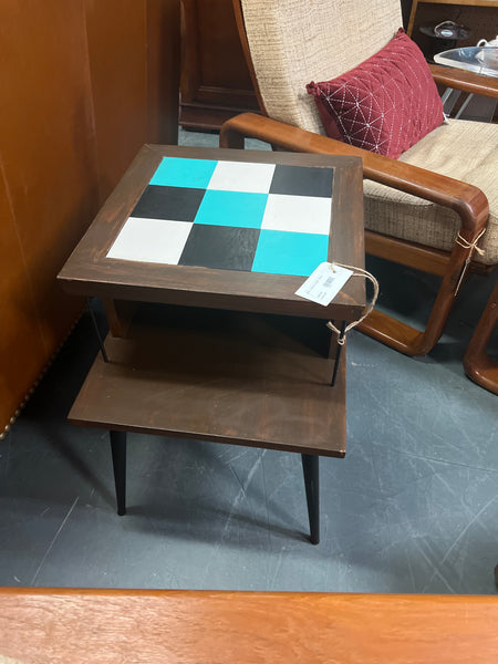 Mid Century side Table 162479.