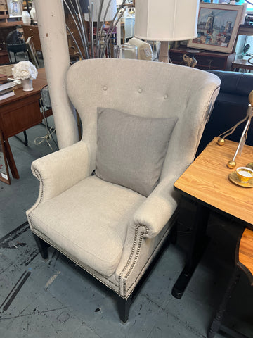 Linen Wing Back Lillian August 165328.