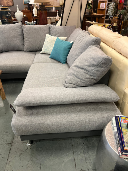 Modern Grey Sectional 153167.