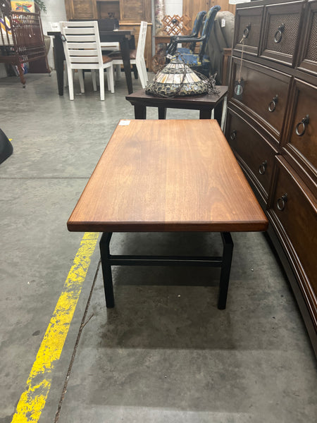 Midcentury Coffee Table 163716.