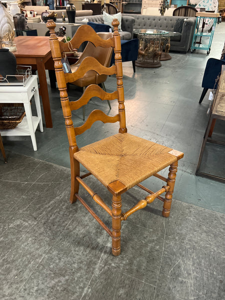 Round Wood Table w/ 4 Chairs 165566.